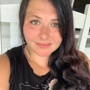 Meet your Posher, Caitlynn